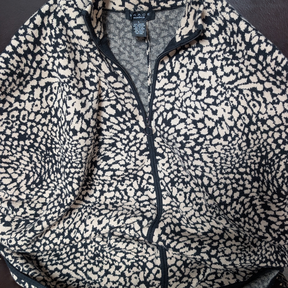 Grace Black and Cream Zip-Up Jacket